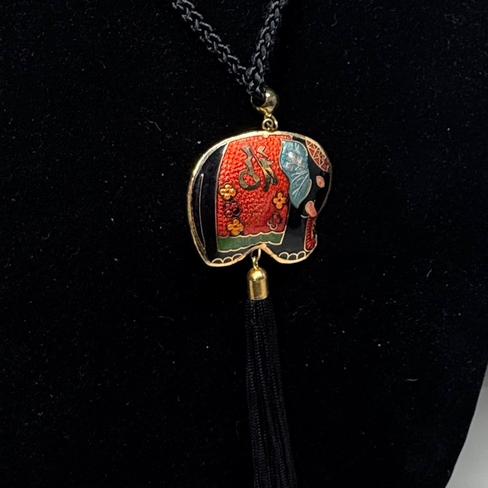Cloisonné elephant necklace - Picture 6 of 16